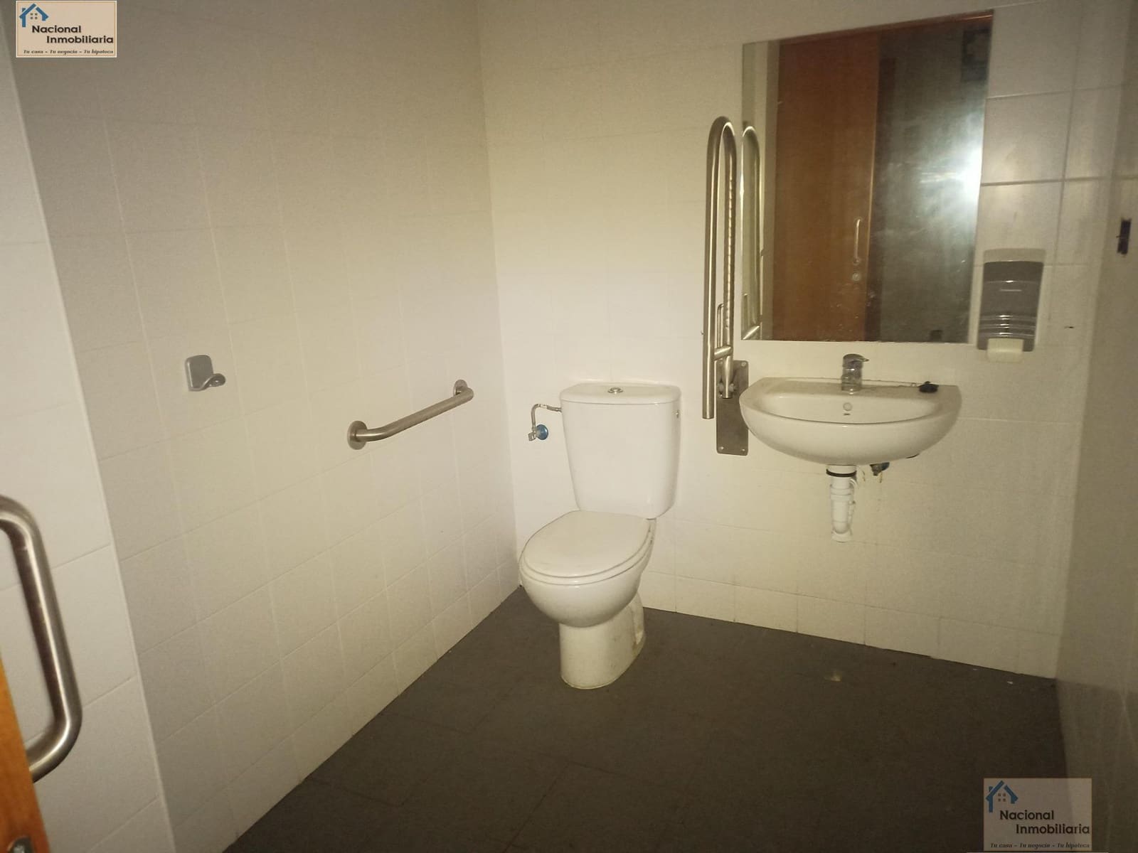 Commercial for sale in Valladolid city - € 149,900 (Ref: 9765393)