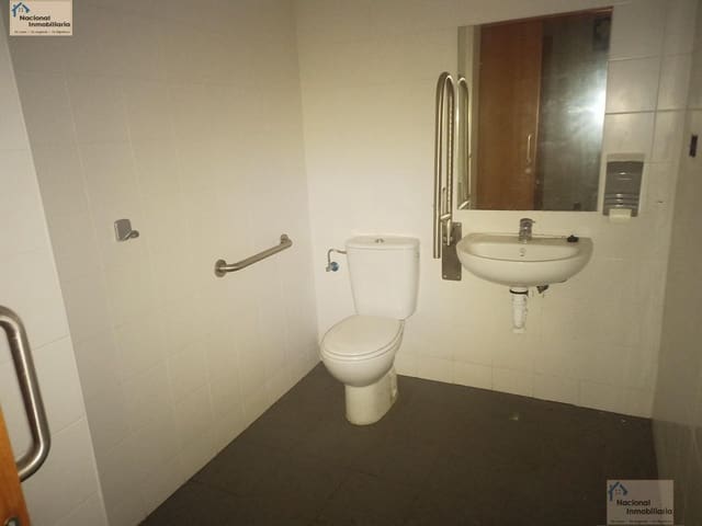 Commercial for sale in Valladolid city - € 149,900 (Ref: 9765393)