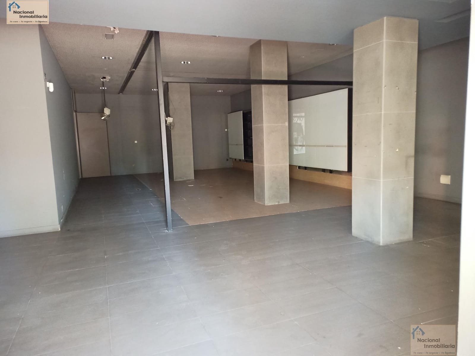 Commercial for sale in Valladolid city - € 160,000 (Ref: 9765395)