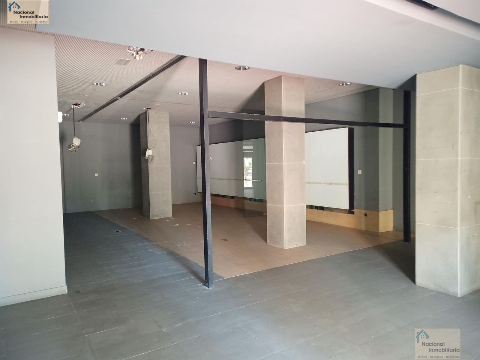 Commercial for sale in Valladolid city - € 160,000 (Ref: 9765395)