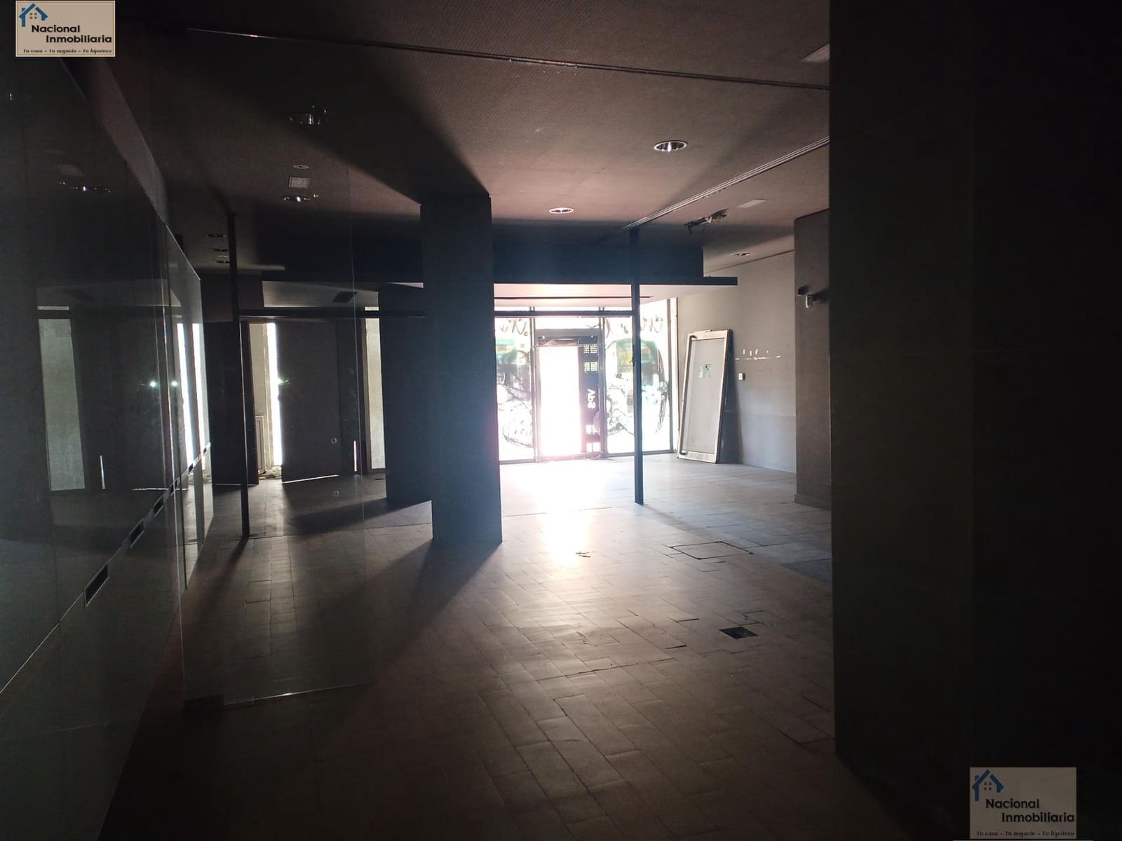 Commercial for sale in Valladolid city - € 160,000 (Ref: 9765395)
