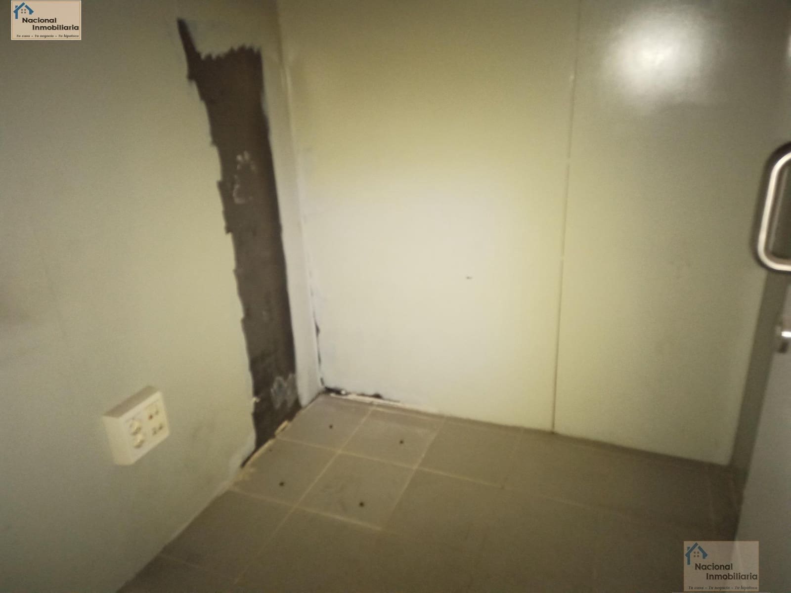 Commercial for sale in Valladolid city - € 160,000 (Ref: 9765395)