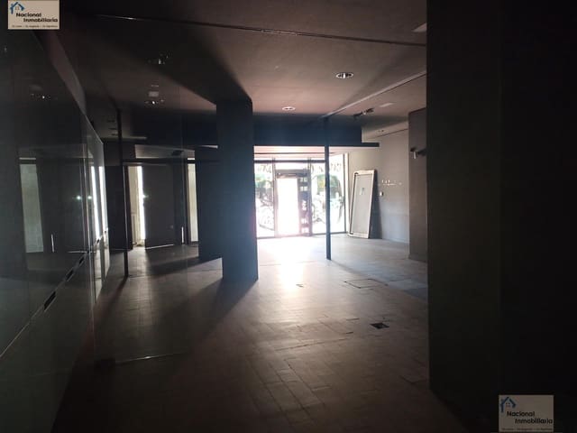 Commercial for sale in Valladolid city - € 160,000 (Ref: 9765395)
