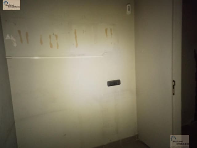 Commercial for sale in Valladolid city - € 160,000 (Ref: 9765395)