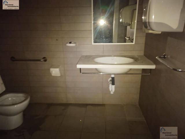 Commercial for sale in Valladolid city - € 160,000 (Ref: 9765395)