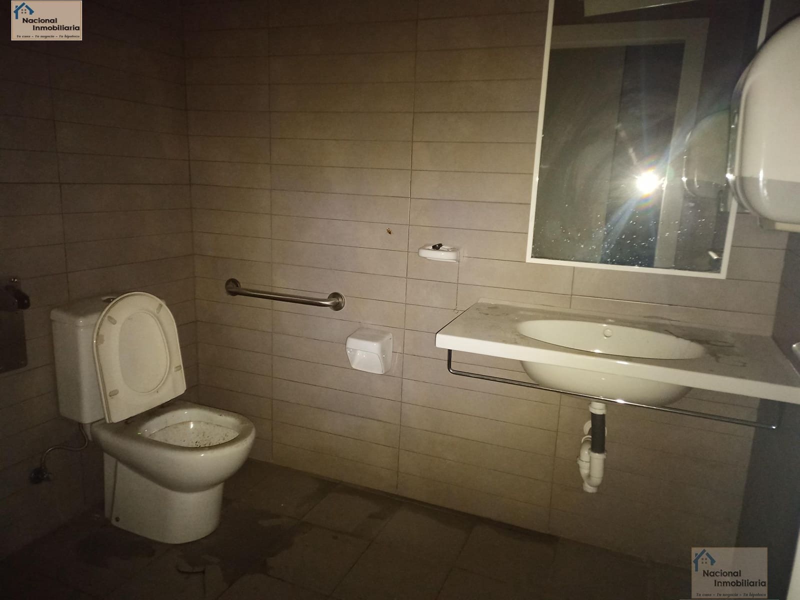 Commercial for sale in Valladolid city - € 160,000 (Ref: 9765395)