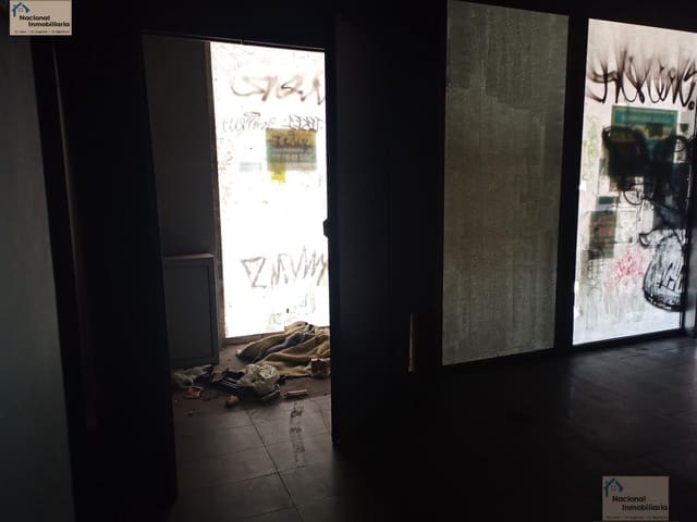 Commercial for sale in Valladolid city - € 160,000 (Ref: 9765395)