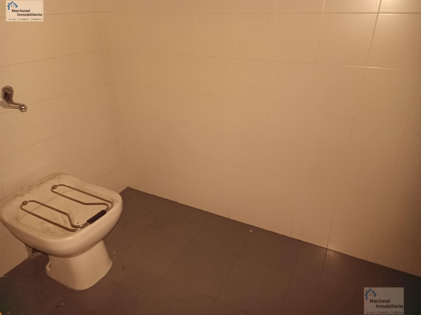 Commercial for sale in Valladolid city - € 189,000 (Ref: 9765396)