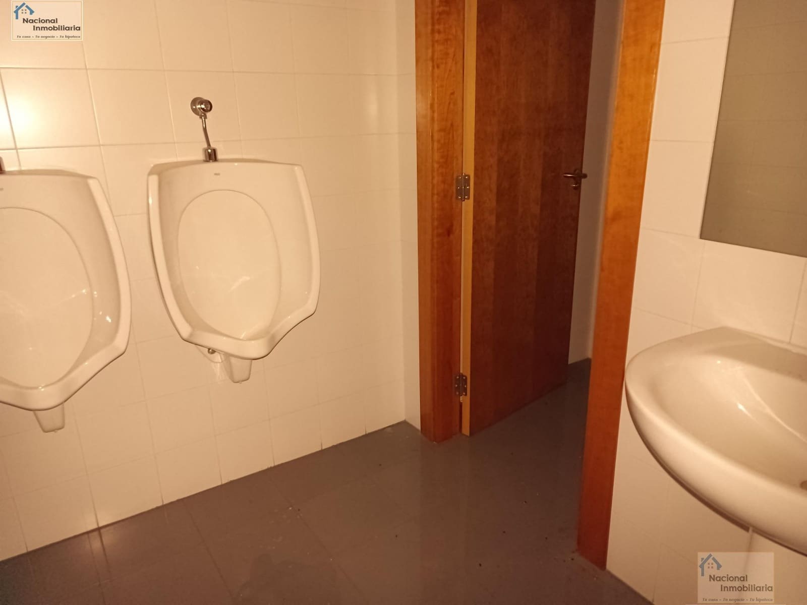 Commercial for sale in Valladolid city - € 189,000 (Ref: 9765396)