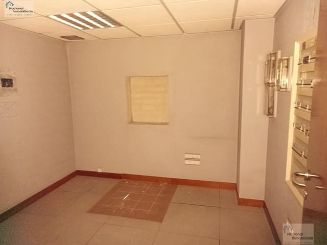 Commercial for sale in Valladolid city - € 189,000 (Ref: 9765396)