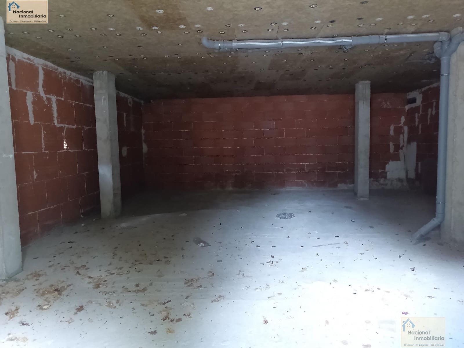 Commercial for sale in Laguna de Duero with garage - € 141,500 (Ref: 9765401)