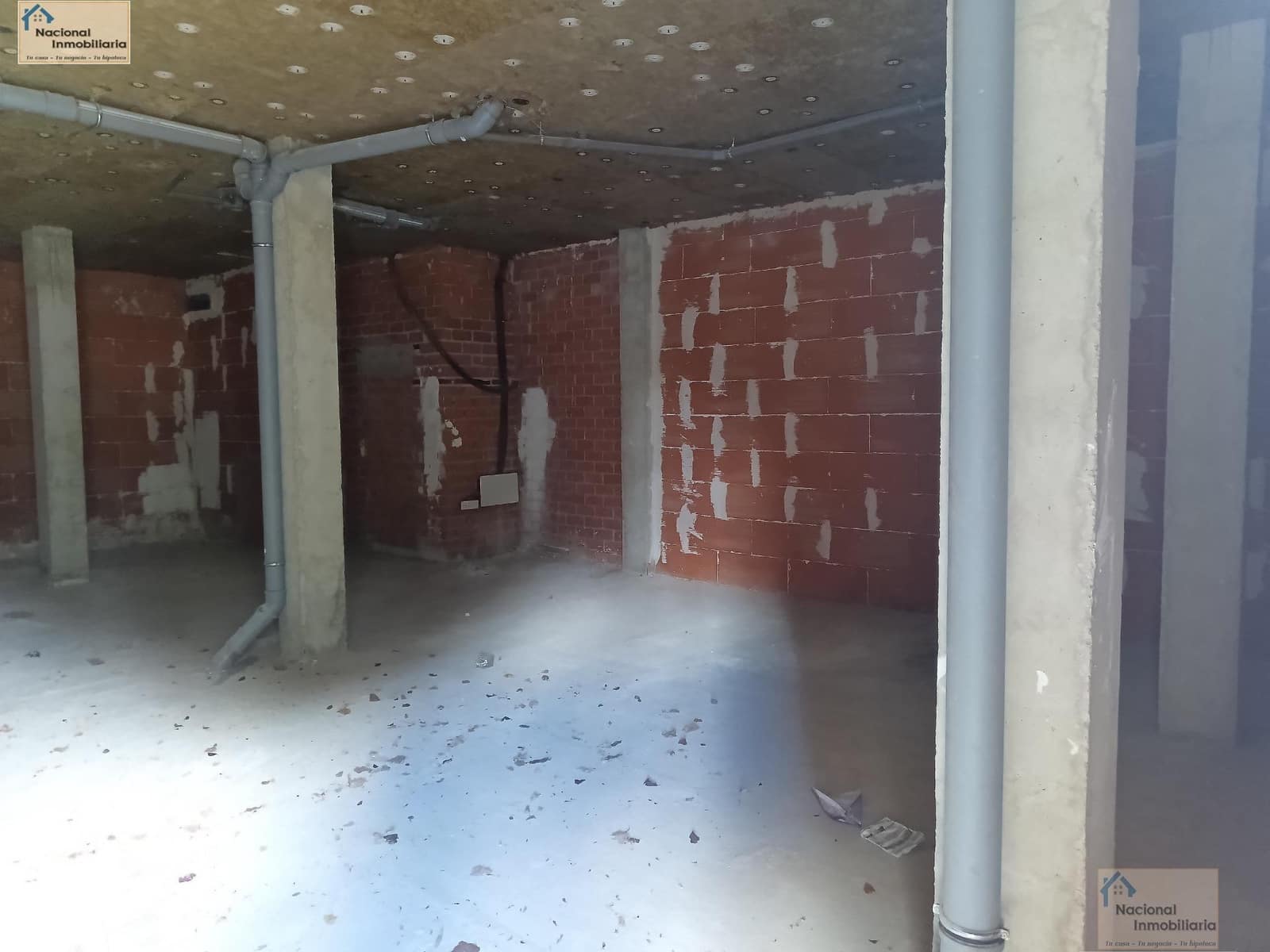 Commercial for sale in Laguna de Duero with garage - € 141,500 (Ref: 9765401)