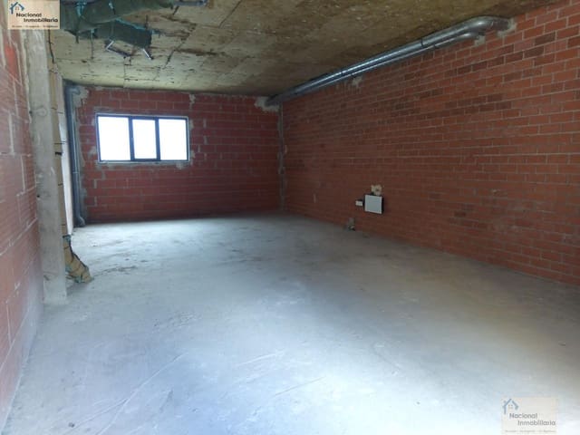 Commercial for sale in Laguna de Duero with garage - € 141,500 (Ref: 9765401)