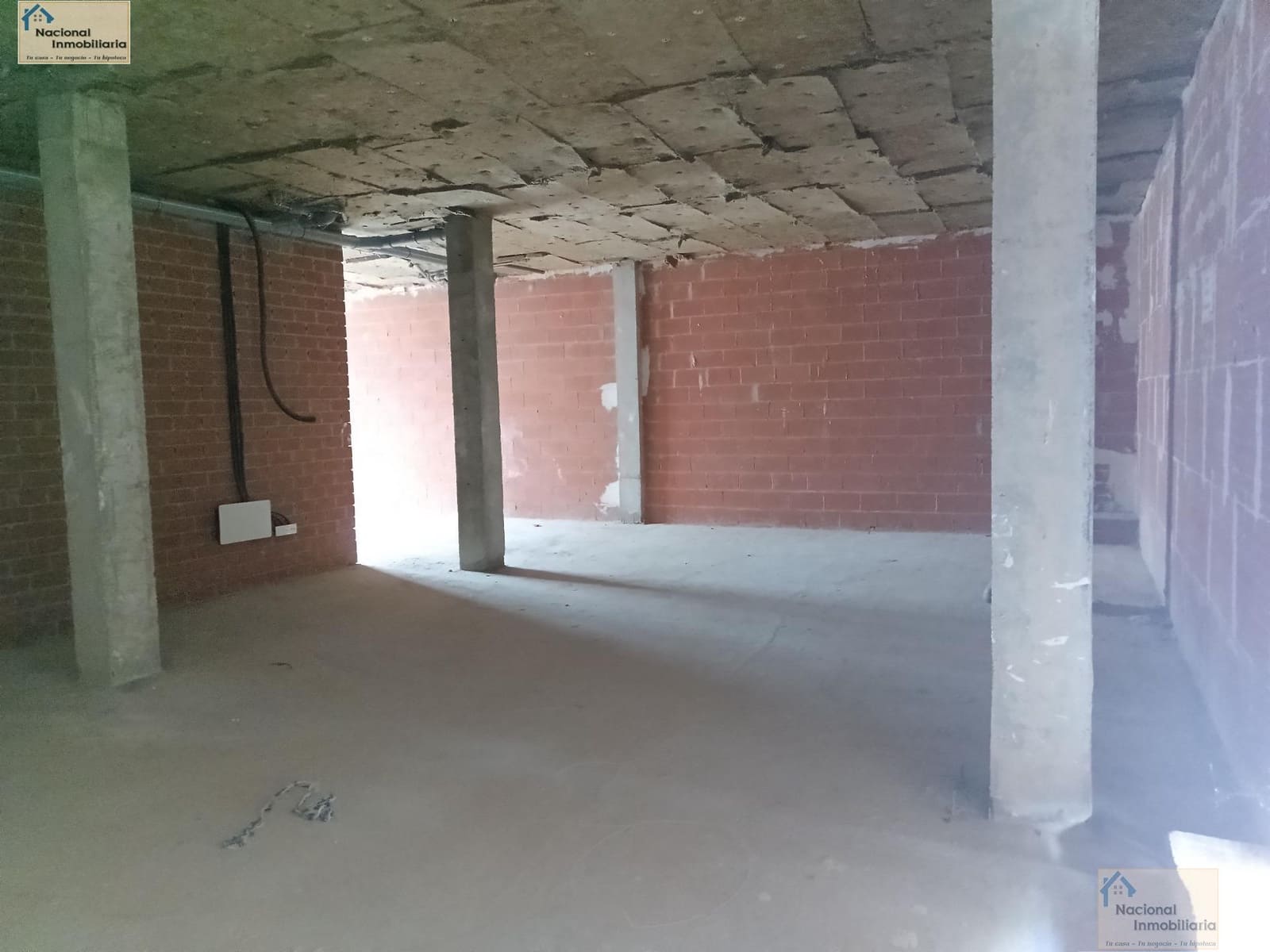 Commercial for sale in Laguna de Duero with garage - € 141,500 (Ref: 9765401)