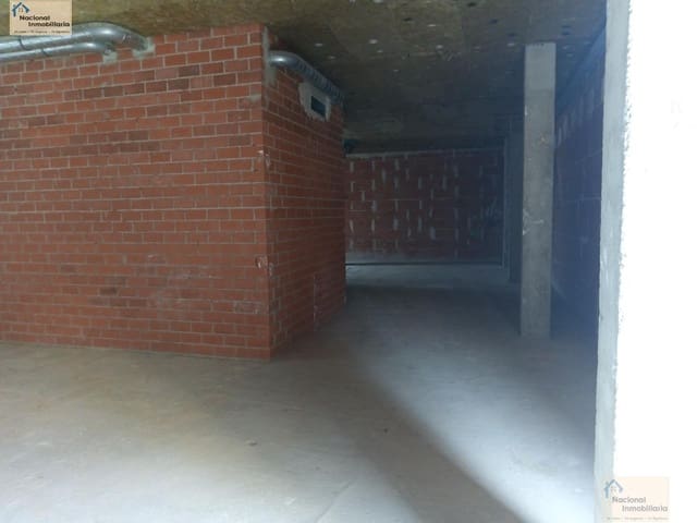 Commercial for sale in Laguna de Duero with garage - € 141,500 (Ref: 9765401)