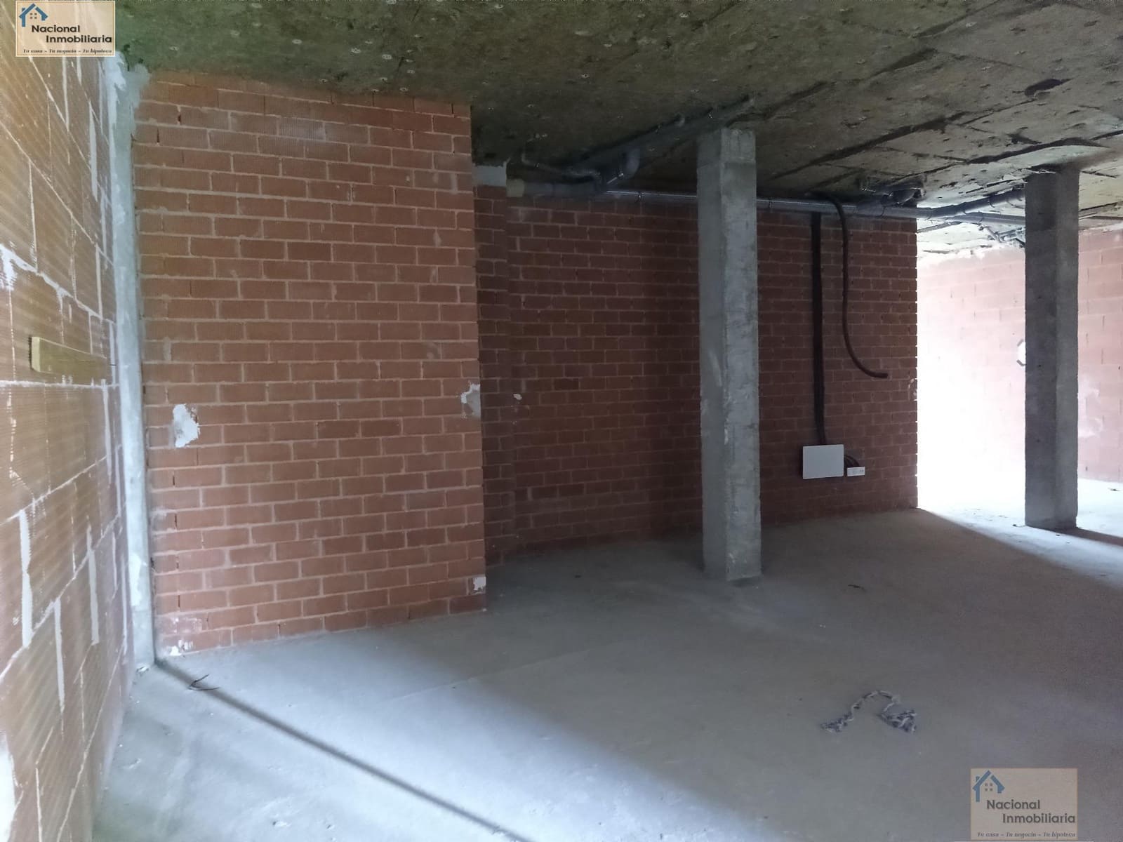 Commercial for sale in Laguna de Duero with garage - € 141,500 (Ref: 9765401)