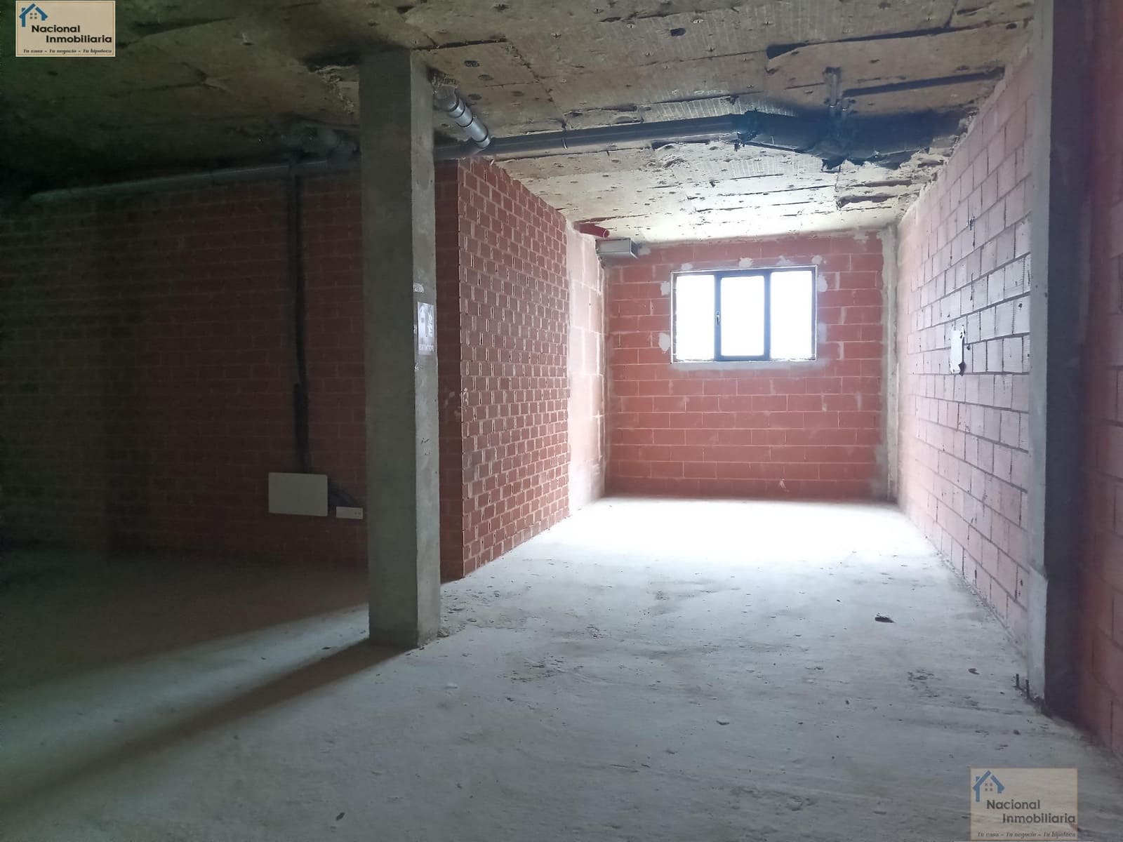 Commercial for sale in Laguna de Duero with garage - € 141,500 (Ref: 9765401)