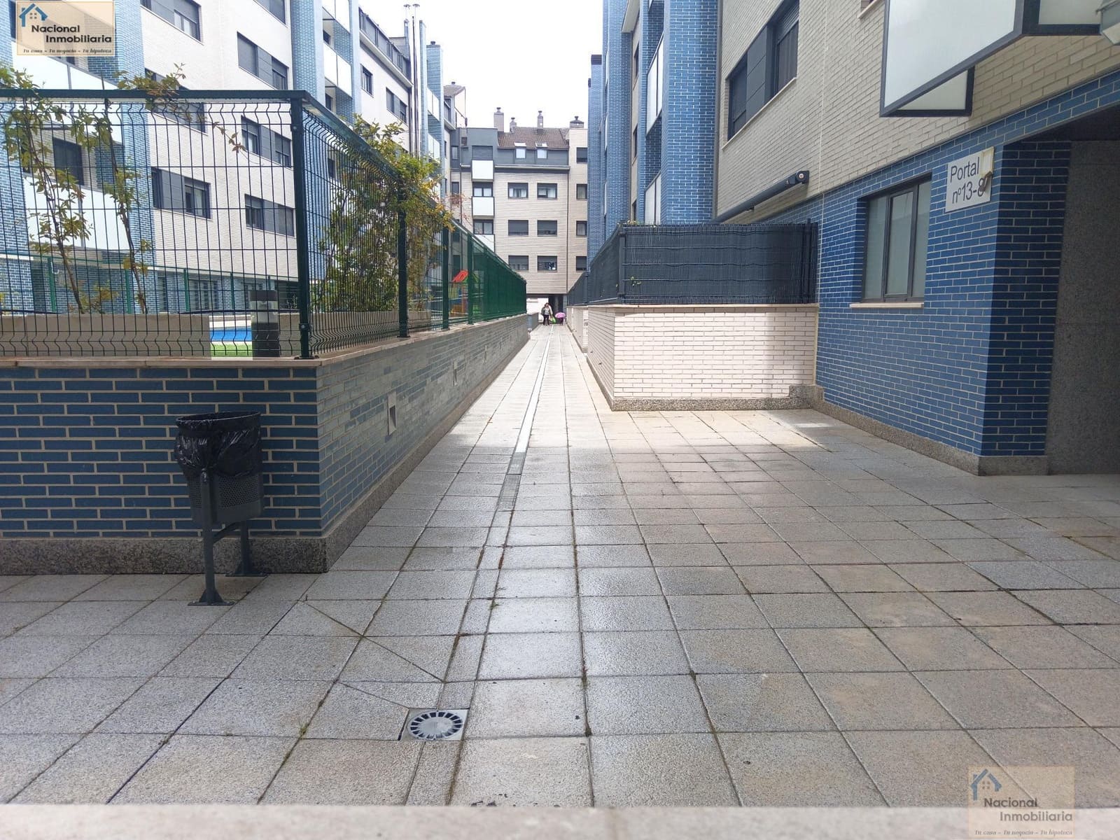 Commercial for sale in Laguna de Duero with garage - € 141,500 (Ref: 9765401)