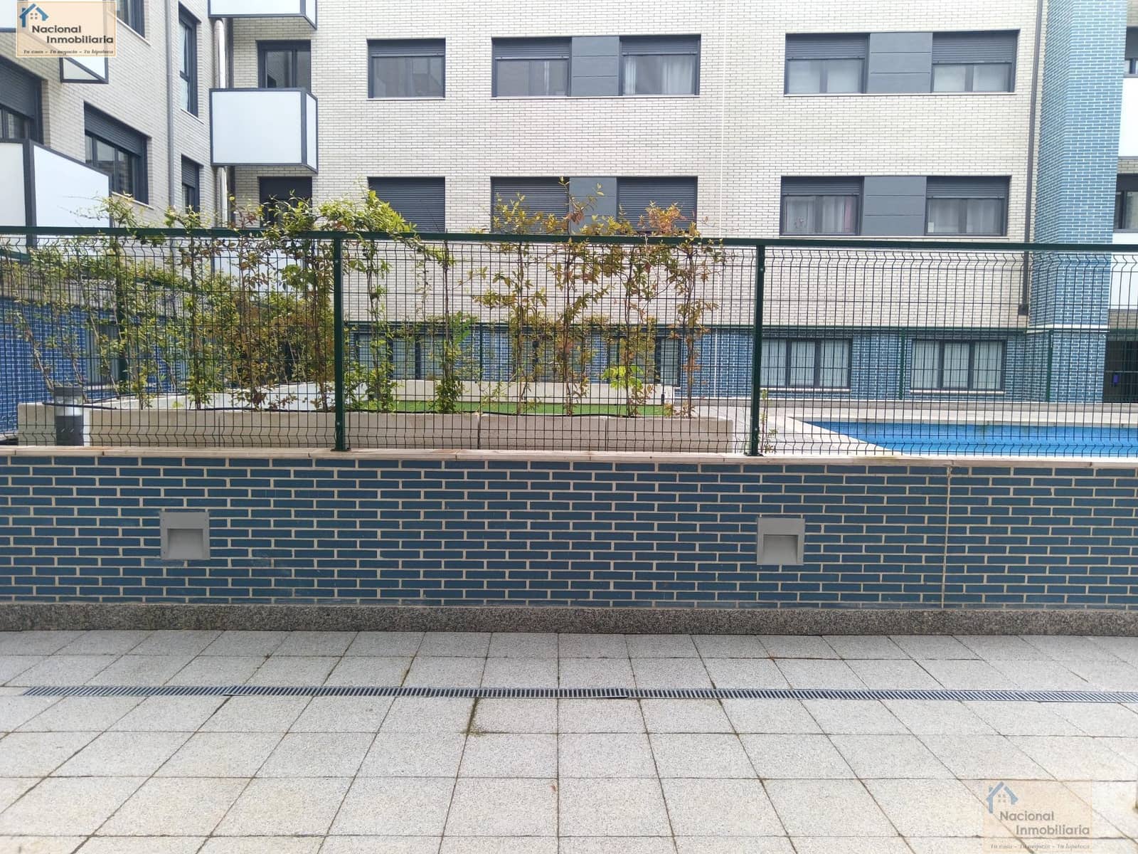 Commercial for sale in Laguna de Duero with garage - € 141,500 (Ref: 9765401)