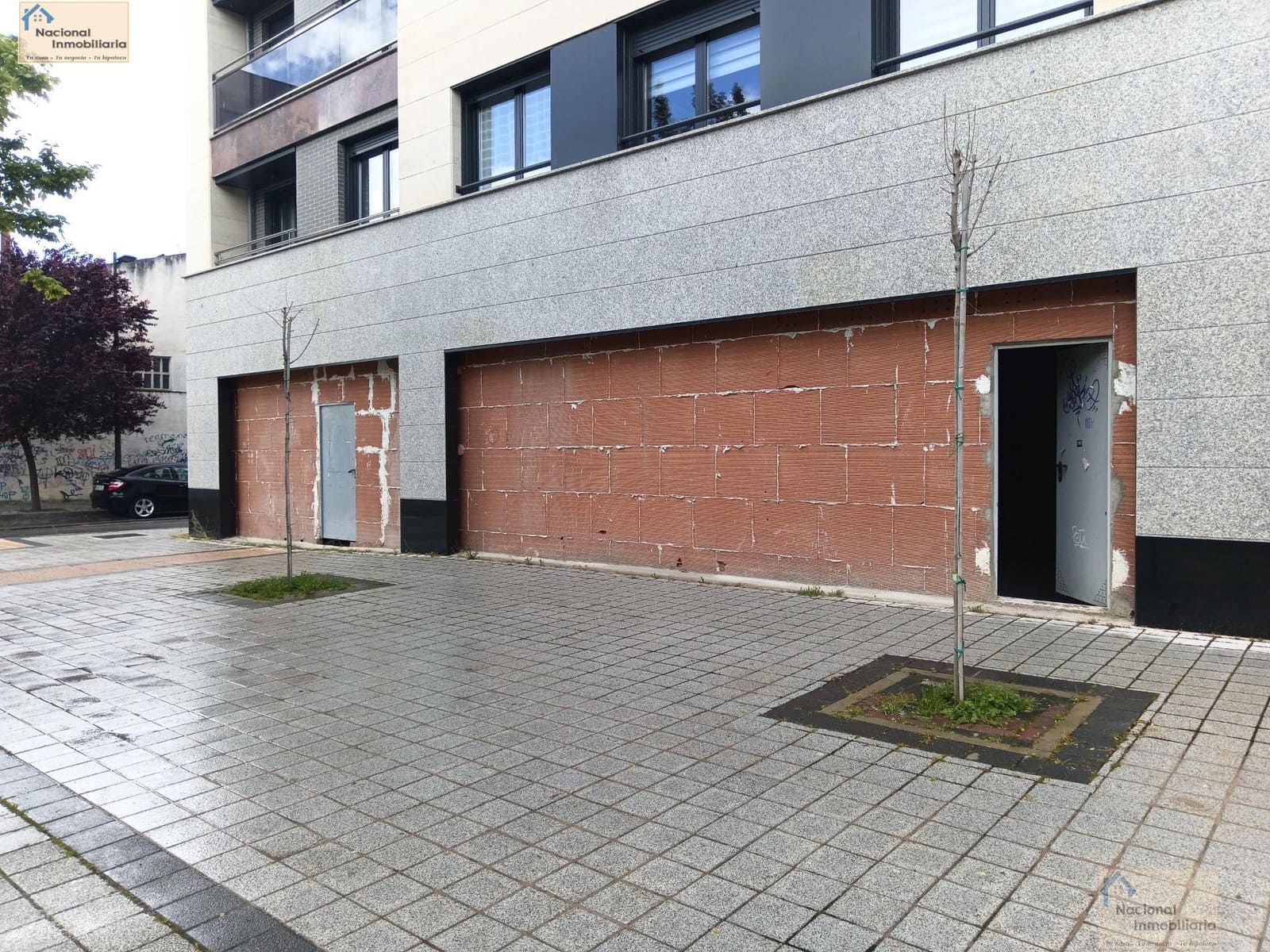 Commercial for sale in Laguna de Duero with garage - € 141,500 (Ref: 9765401)
