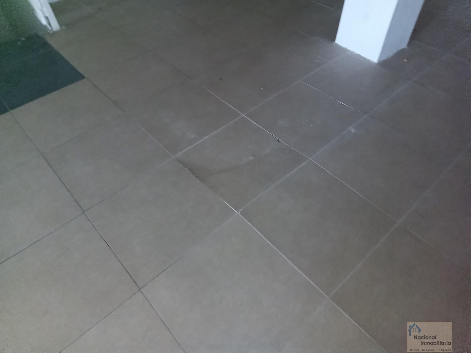 Commercial for sale in Cisterniga - € 87,000 (Ref: 9765402)