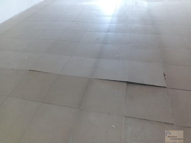 Commercial for sale in Cistérniga - € 87,000 (Ref: 9765402)
