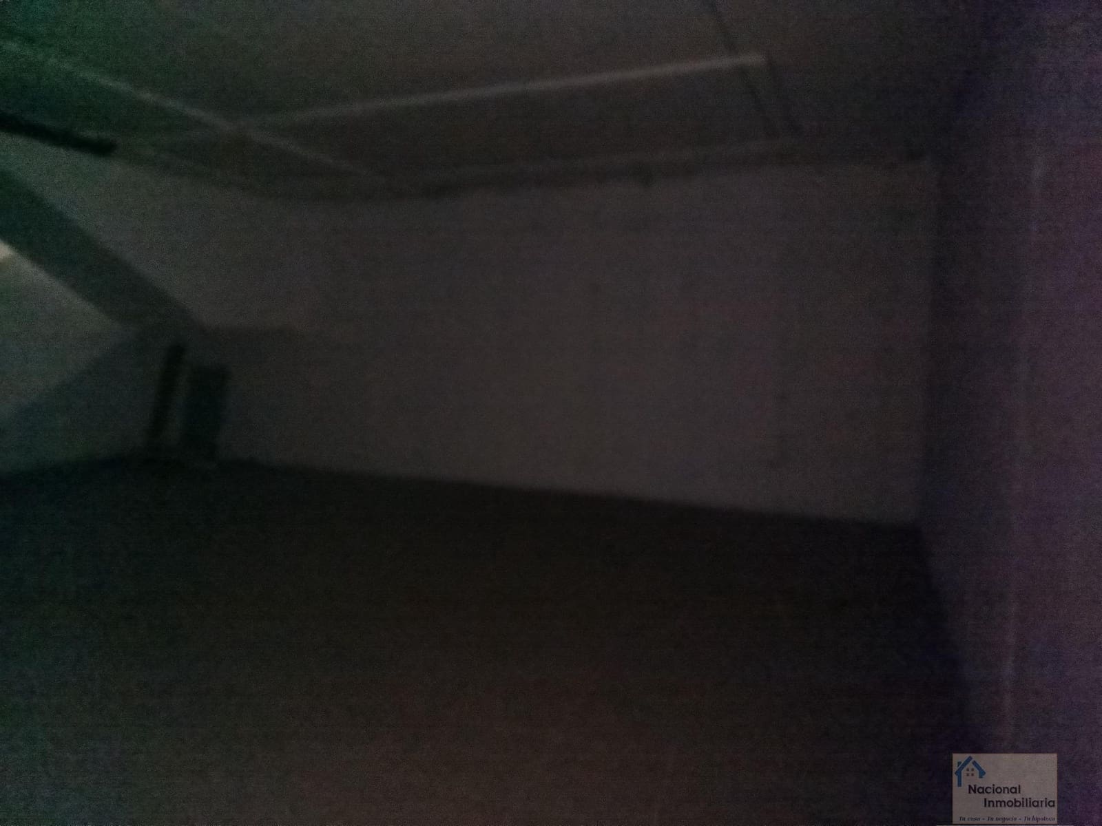 Commercial for sale in Cisterniga - € 87,000 (Ref: 9765402)