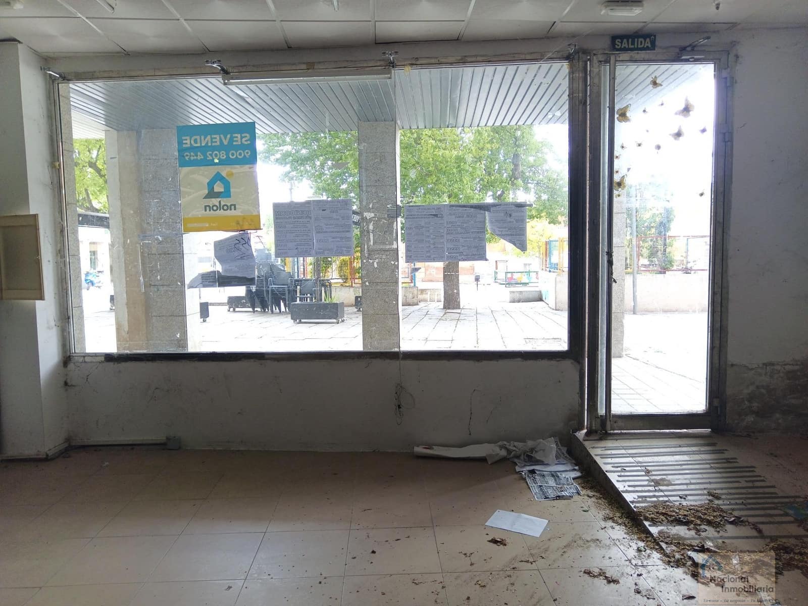 Commercial for sale in Cisterniga - € 87,000 (Ref: 9765402)