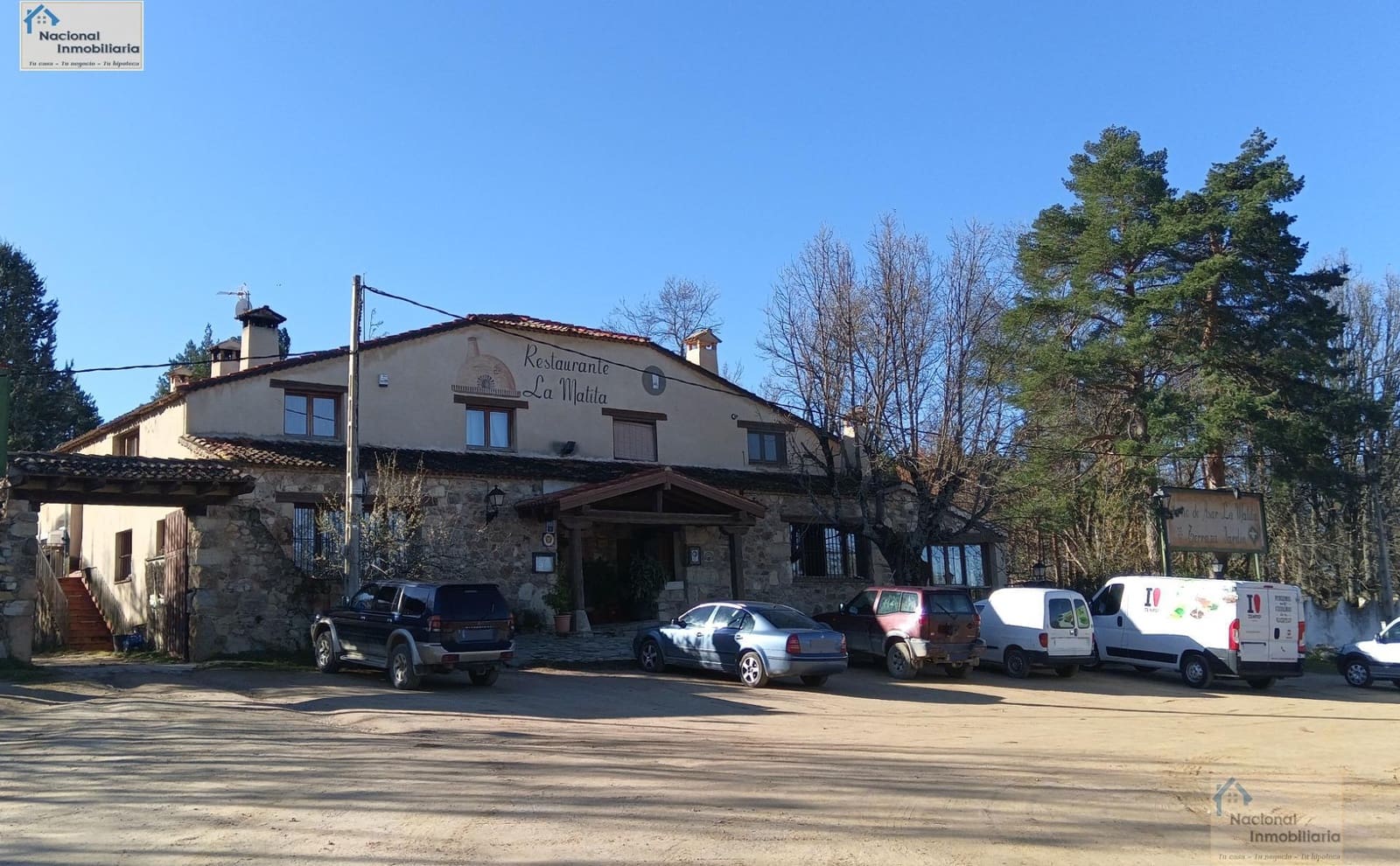 8 bedroom Commercial for sale in Collado Hermoso with garage - € 1,100,000 (Ref: 9765403)