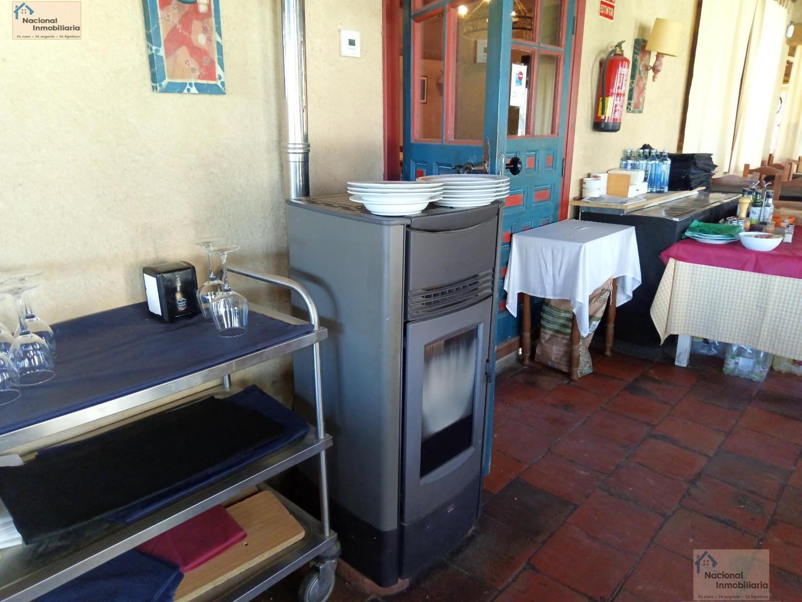 8 bedroom Commercial for sale in Collado Hermoso with garage - € 1,100,000 (Ref: 9765403)