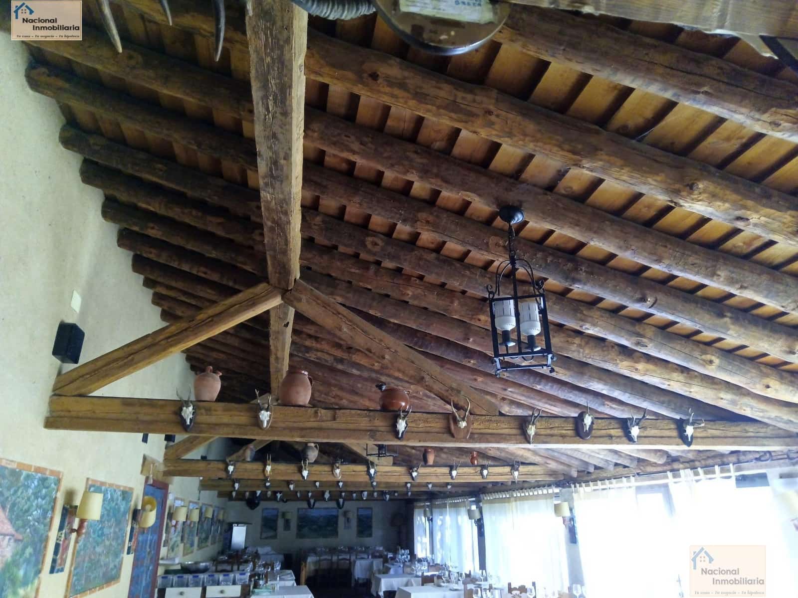 8 bedroom Commercial for sale in Collado Hermoso with garage - € 1,100,000 (Ref: 9765403)