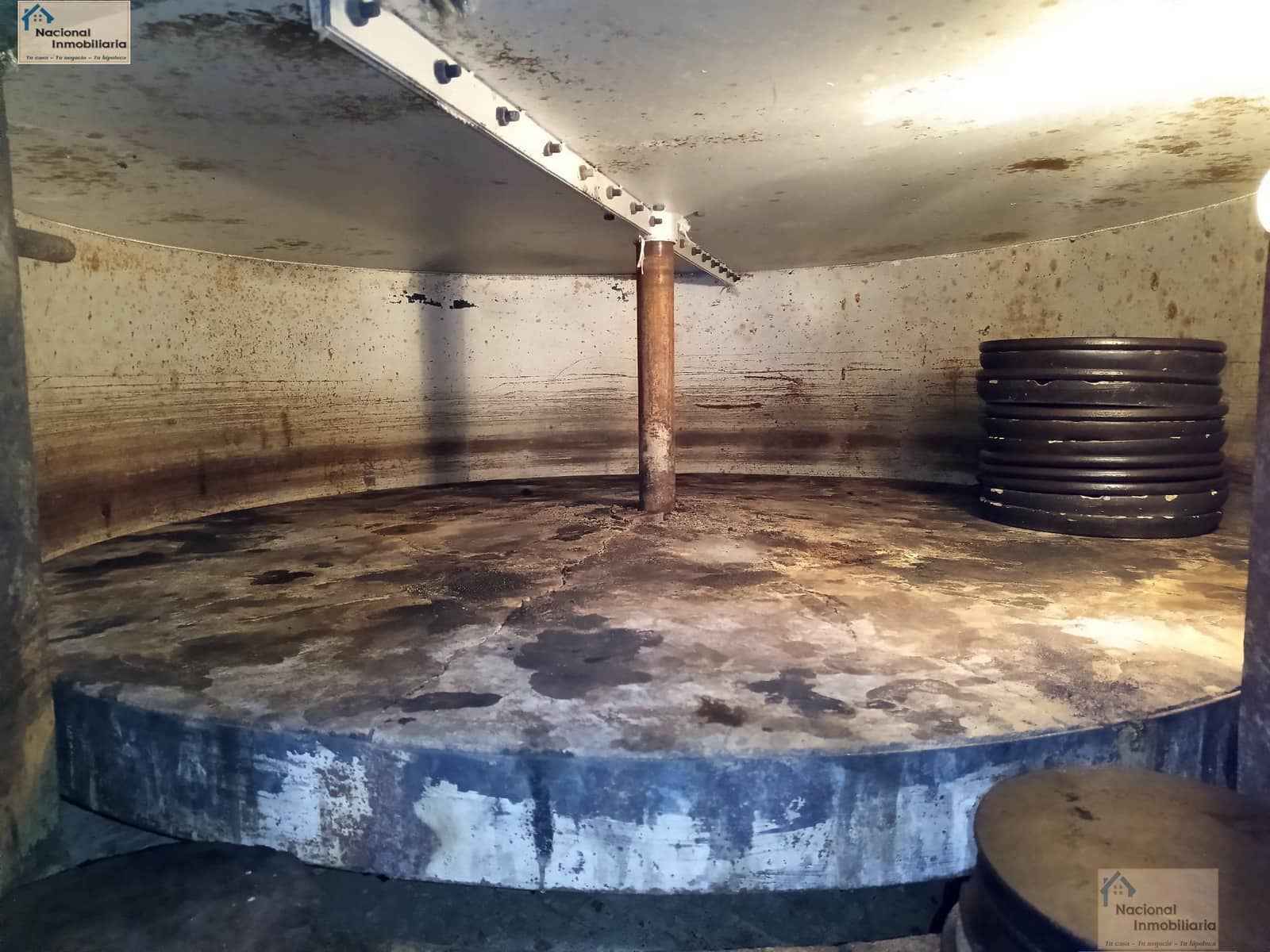 8 bedroom Commercial for sale in Collado Hermoso with garage - € 1,100,000 (Ref: 9765403)