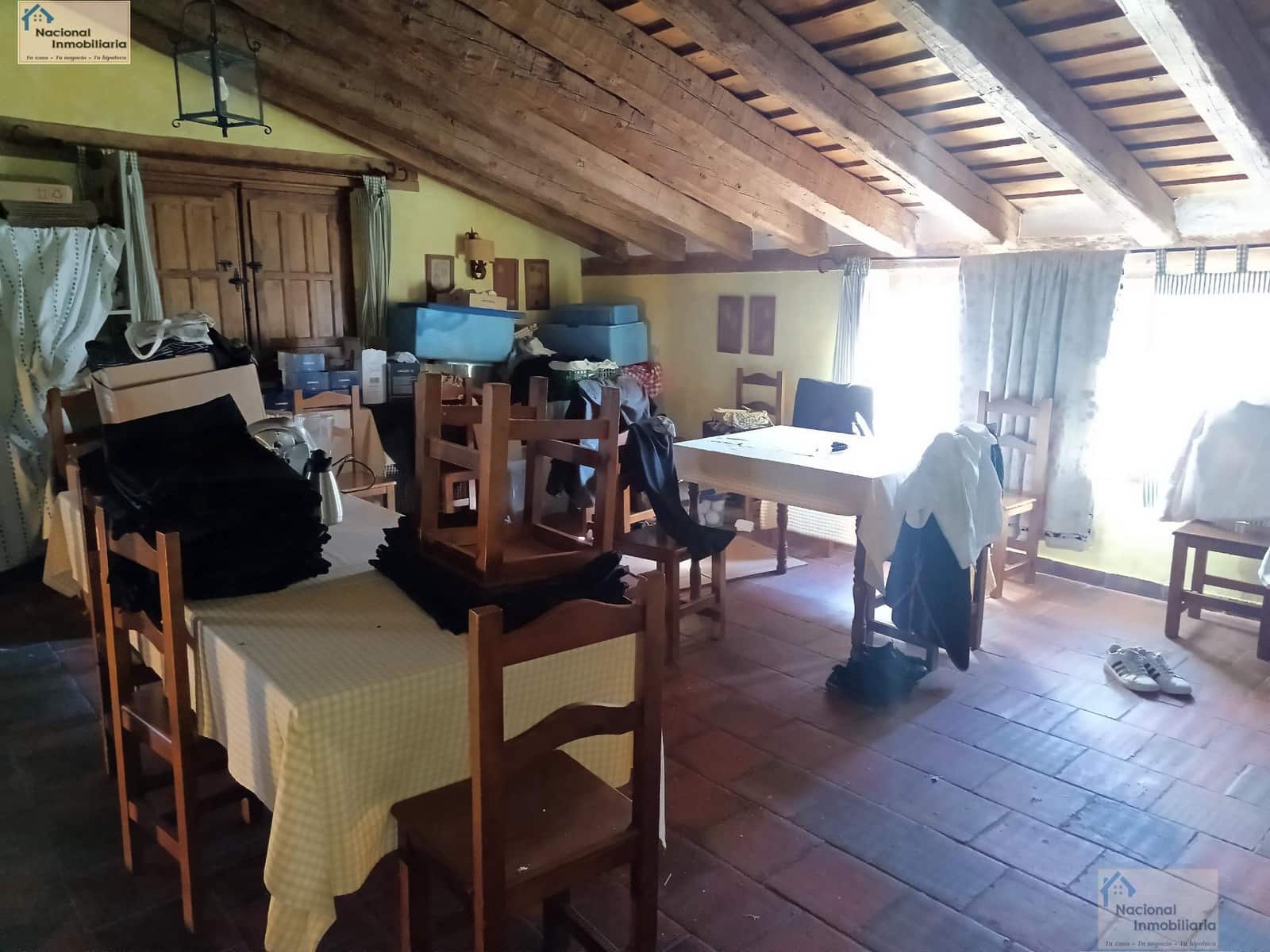 8 bedroom Commercial for sale in Collado Hermoso with garage - € 1,100,000 (Ref: 9765403)