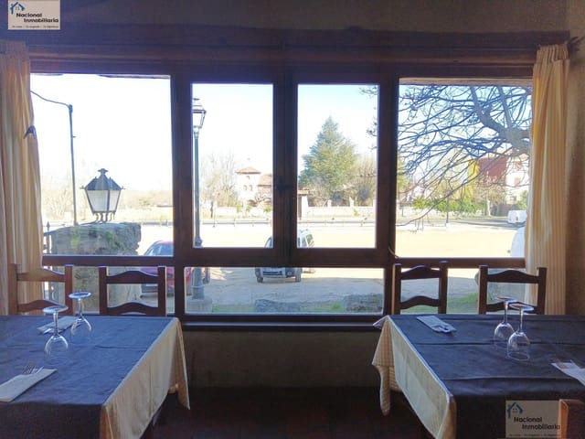 8 bedroom Commercial for sale in Collado Hermoso with garage - € 1,100,000 (Ref: 9765403)