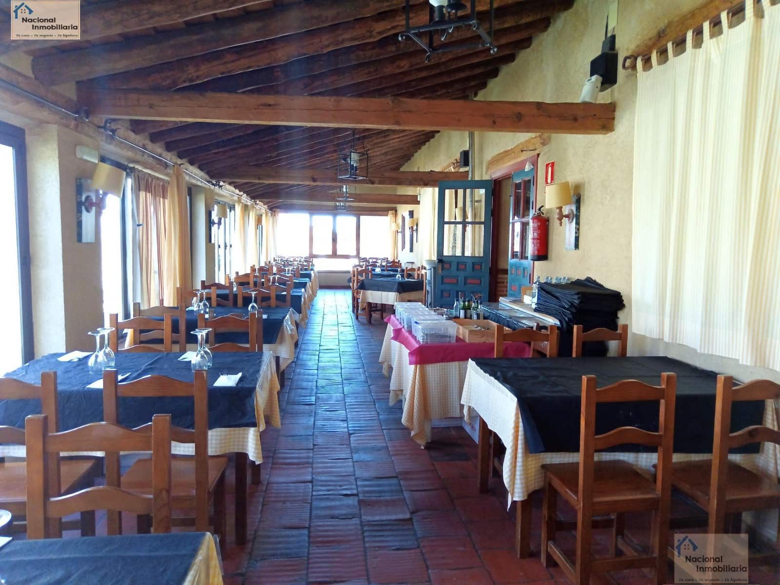 8 bedroom Commercial for sale in Collado Hermoso with garage - € 1,100,000 (Ref: 9765403)