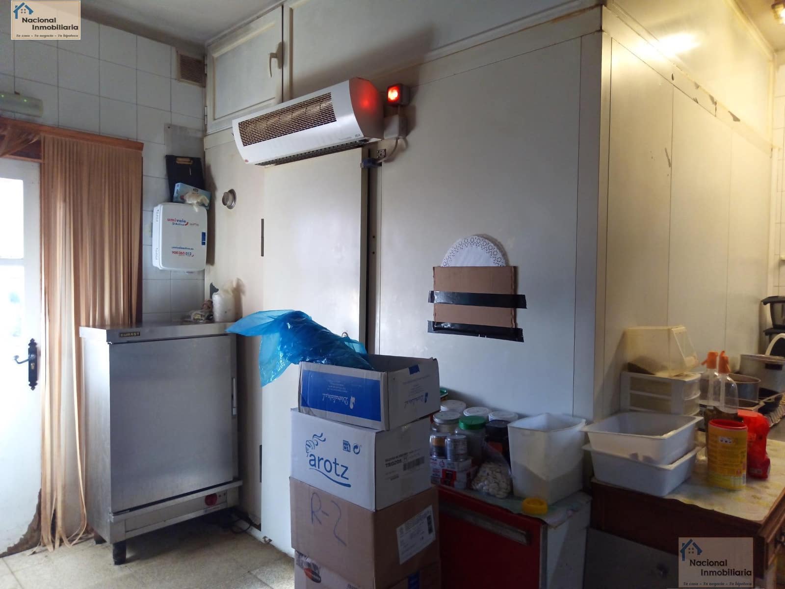 8 bedroom Commercial for sale in Collado Hermoso with garage - € 1,100,000 (Ref: 9765403)