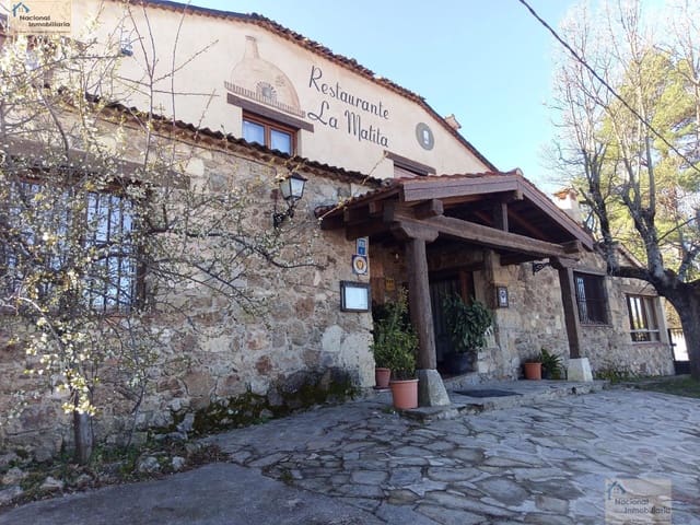 8 bedroom Commercial for sale in Collado Hermoso with garage - € 1,100,000 (Ref: 9765403)