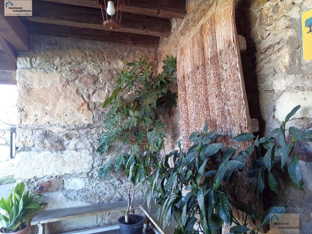 8 bedroom Commercial for sale in Collado Hermoso with garage - € 1,100,000 (Ref: 9765403)