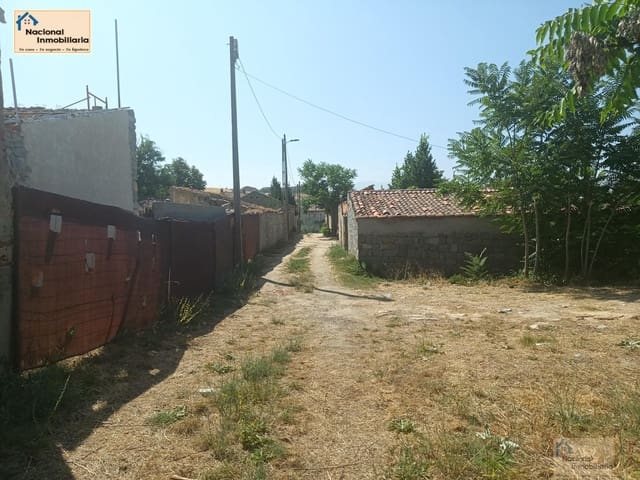 Building Plot for sale in Segovia city - € 65,000 (Ref: 9765412)