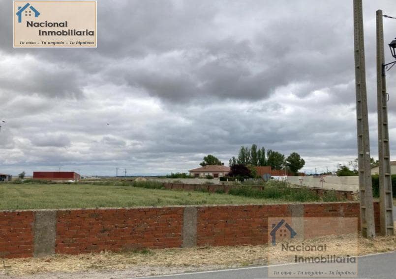 Building Plot for sale in Montejo de Arevalo - € 58,000 (Ref: 9765414)