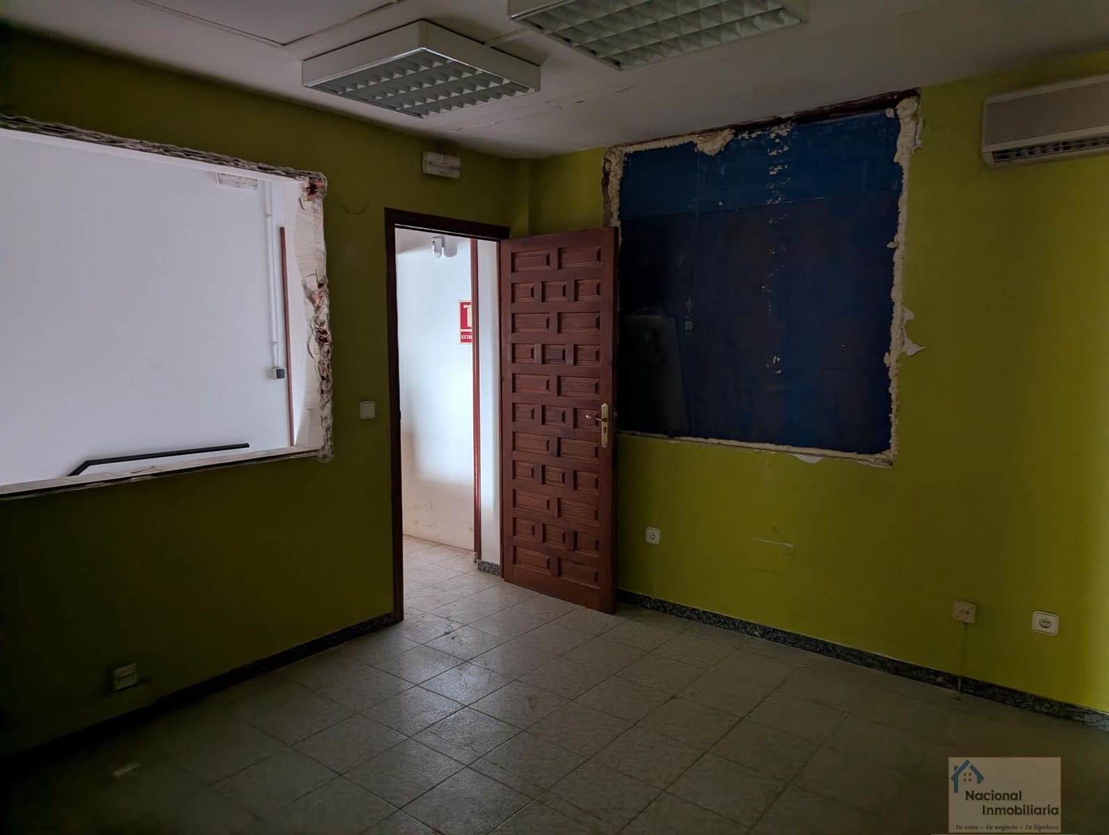 Commercial for sale in Pesquera de Duero with pool - € 250,000 (Ref: 9765430)