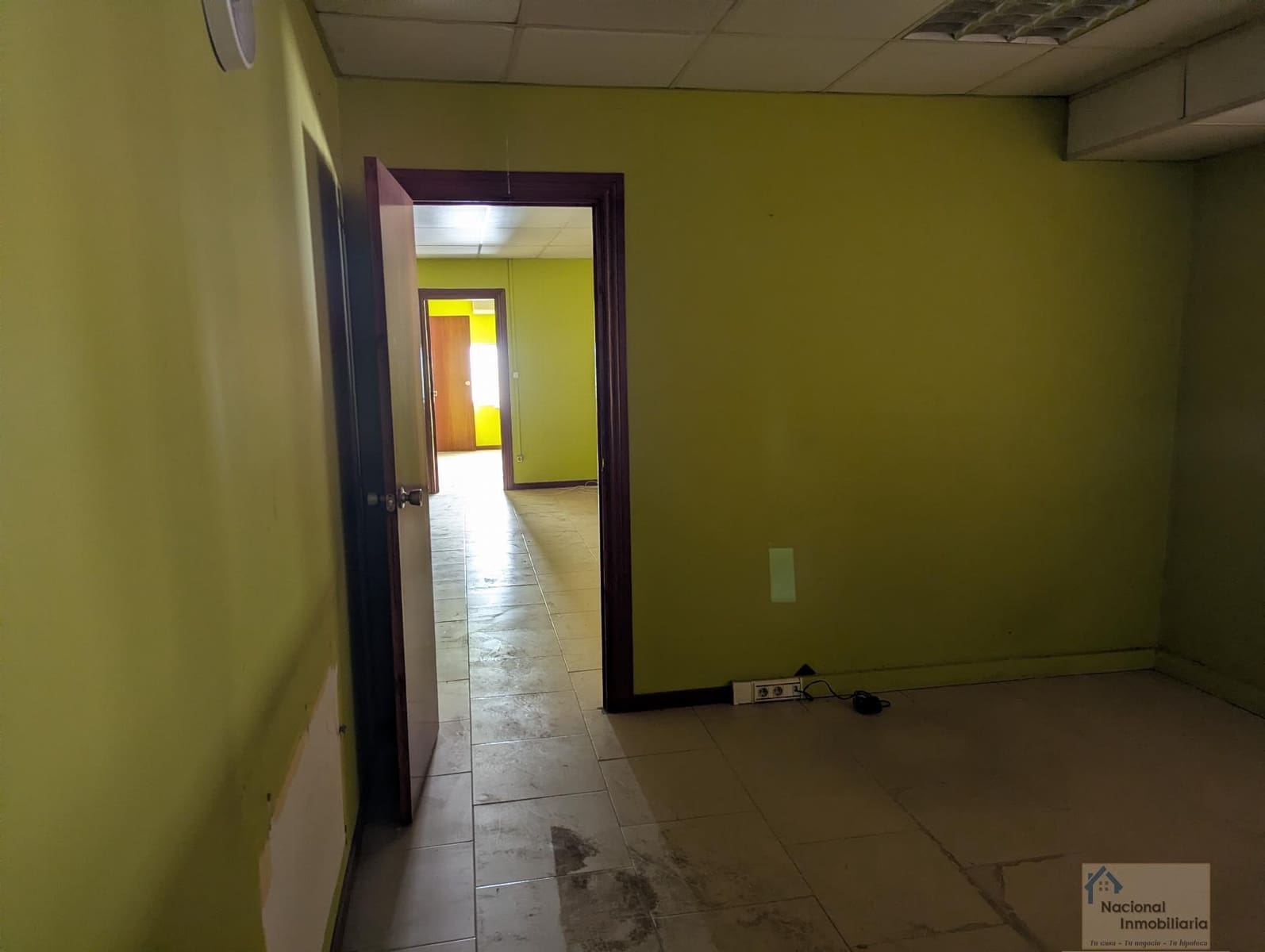 Commercial for sale in Pesquera de Duero with pool - € 250,000 (Ref: 9765430)