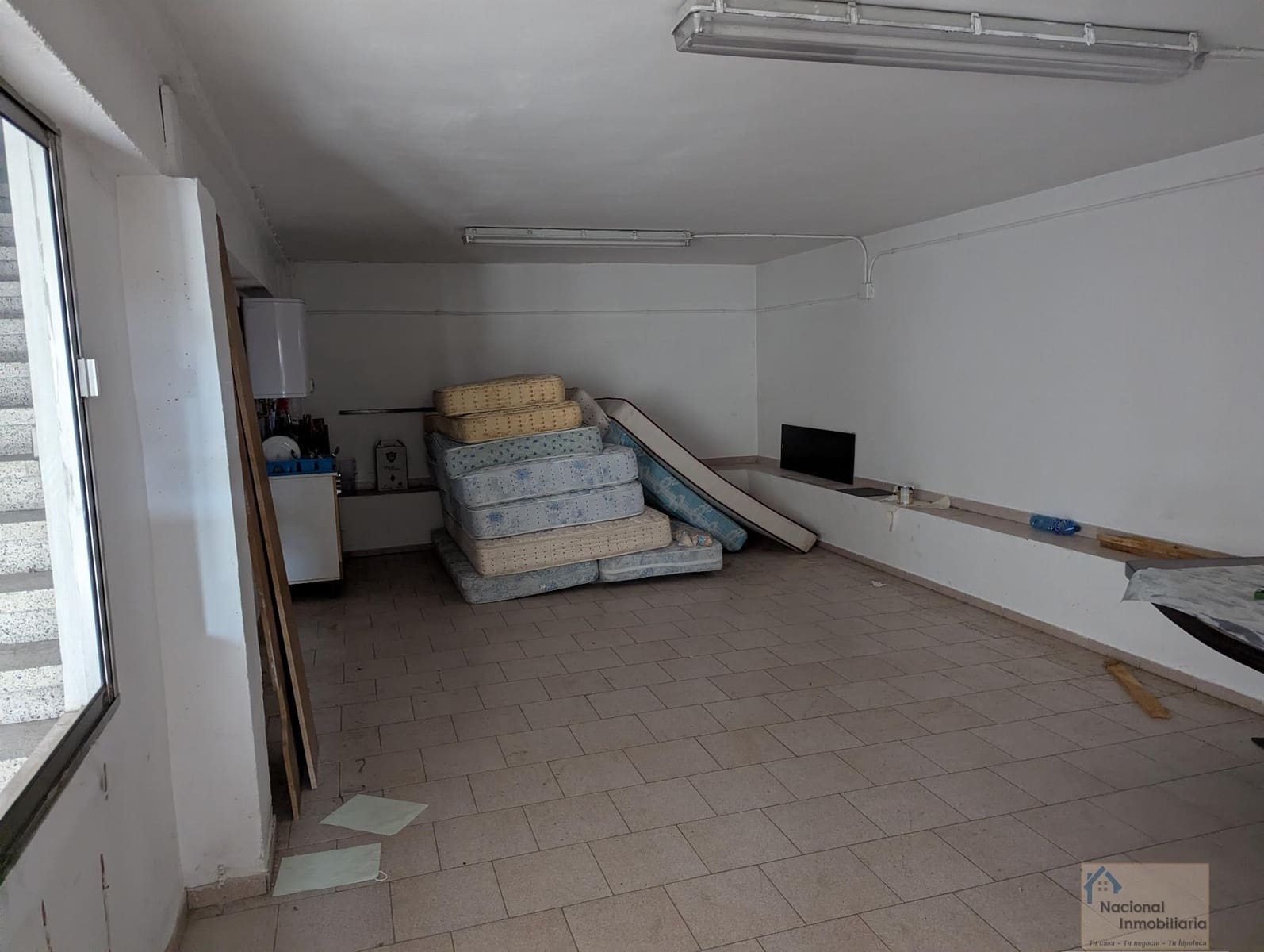 Commercial for sale in Pesquera de Duero with pool - € 250,000 (Ref: 9765430)