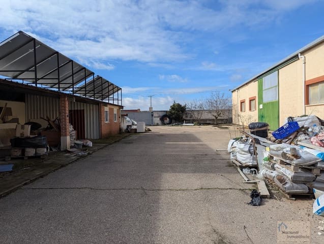 Commercial for sale in Pesquera de Duero with pool - € 250,000 (Ref: 9765430)