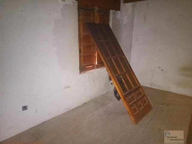 2 bedroom Townhouse for sale in Cubillas de Santa Marta - € 15,000 (Ref: 9765431)