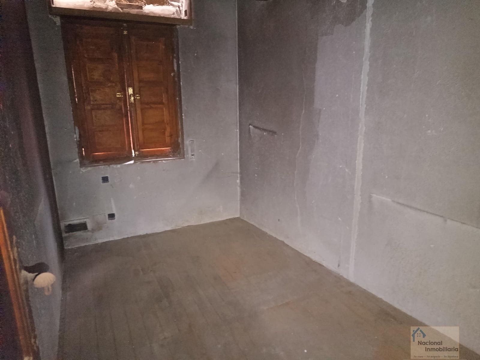 2 bedroom Townhouse for sale in Cubillas de Santa Marta - € 15,000 (Ref: 9765431)