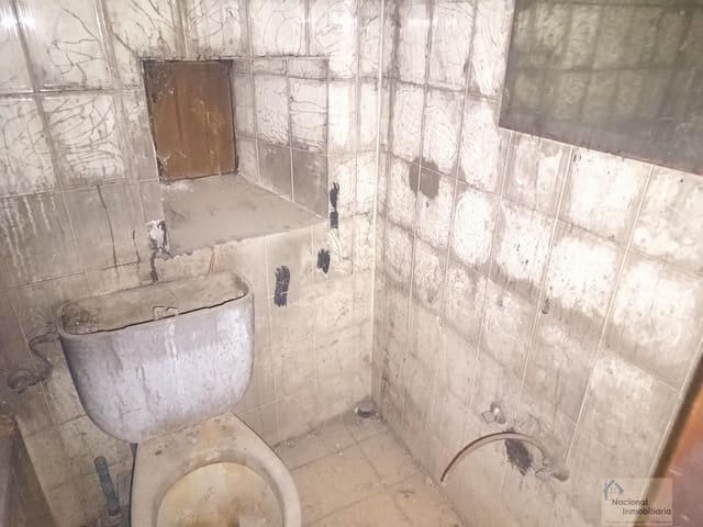 2 bedroom Townhouse for sale in Cubillas de Santa Marta - € 15,000 (Ref: 9765431)