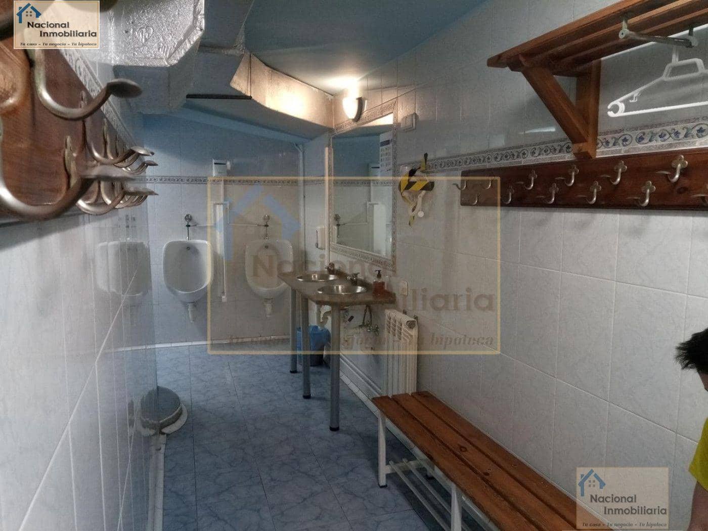 Commercial for sale in Segovia city - € 800,000 (Ref: 9765432)