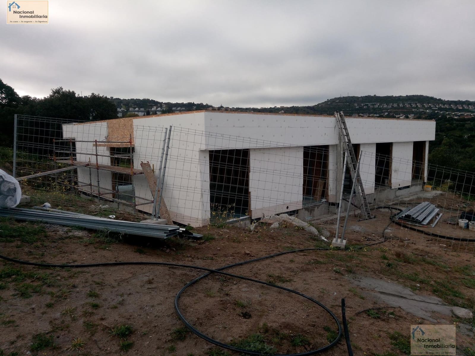 2 bedroom Villa for sale in Los Angeles de San Rafael - € 245,000 (Ref: 9765433)