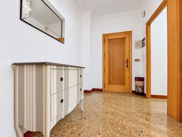 4 soveværelse Lejlighed til salg i Centro Urbano, Dénia - € 375.000 (Ref: 10033595)